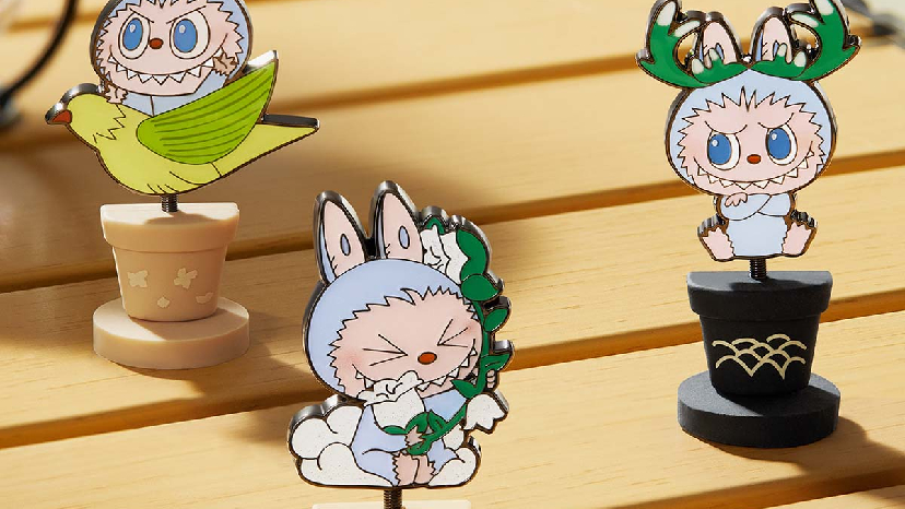 Labubu FALL IN WIND Series Badge